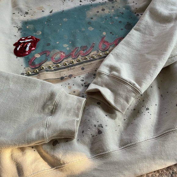 Cowboy Graphic Crew Neck Sweatshirt - Picture 7 of 11